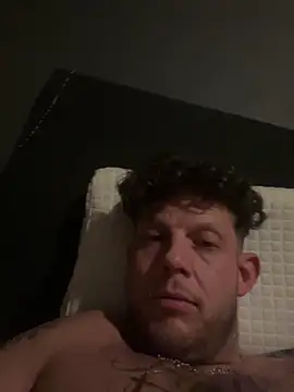 Snapshot of alfarolemmer chatting on February 19, 1:01 am alfarolemmer online show from February 19, 1:01 am