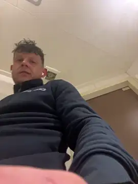 Snapshot of alfarolemmer chatting on March 13, 8:10 am alfarolemmer online show from March 13, 8:10 am