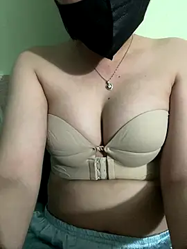 Nanaly99 online show from November 22, 4:28 pm