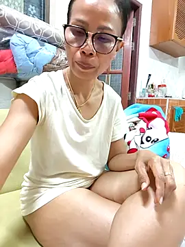 Mama Eva 1 online show from February 11, 10:04 pm