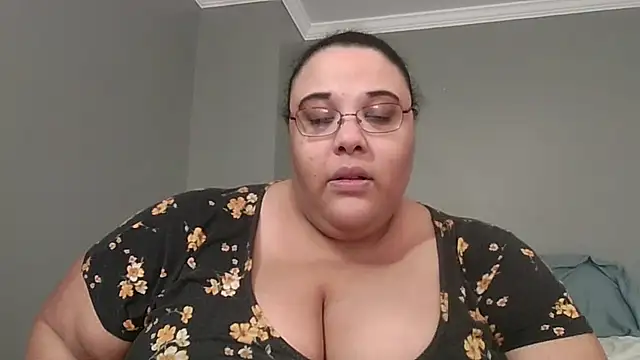 SexyBBW10790 online show from April 1, 2:14 pm