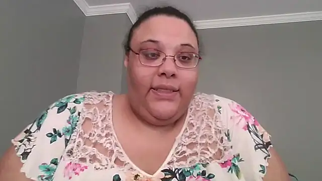 SexyBBW10790 online show from April 4, 2:03 pm
