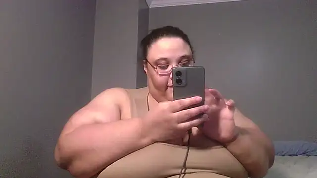 Snapshot of SexyBBW10790 chatting on July 8, 12:04 am SexyBBW10790 online show from July 8, 12:04 am