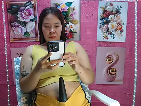 Snapshot of wild_rose69 chatting on May 4, 2:40 am wild rose69 online show from May 4, 2:40 am