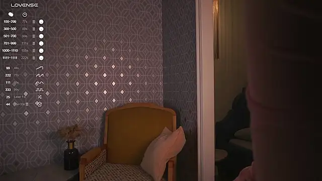 Moon cutie online show from March 13, 4:02 pm