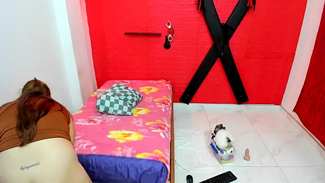 bdsmforever18 online show from April 18, 1:31 am