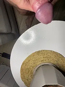 Jonny Agatha online show from April 16, 2:12 am