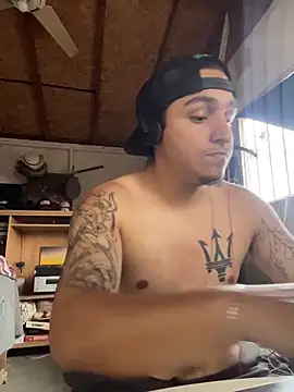 Snapshot of Shankortiz chatting on February 6, 12:15 am Shankortiz online show from February 6, 12:15 am