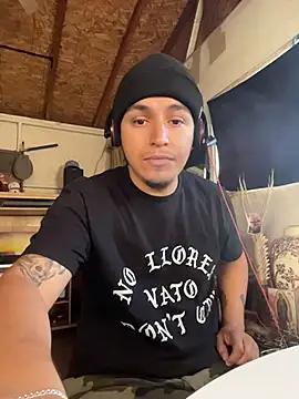 Snapshot of Shankortiz chatting on February 9, 3:49 pm Shankortiz online show from February 9, 3:49 pm