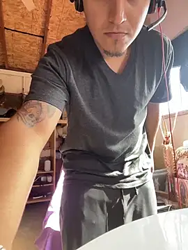 Snapshot of Shankortiz chatting on February 13, 6:48 pm Shankortiz online show from February 13, 6:48 pm