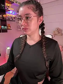 Snapshot of Sharon_07 chatting on February 13, 11:34 pm Sharon 07 online show from February 13, 11:34 pm