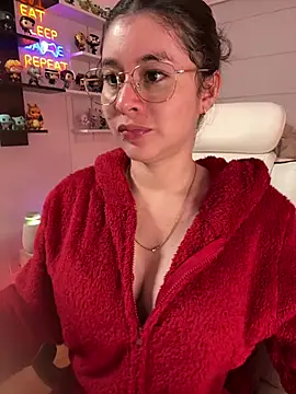 Snapshot of Sharon_07 chatting on February 17, 11:33 pm Sharon 07 online show from February 17, 11:33 pm