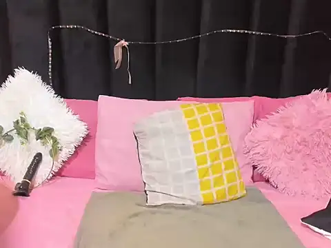 AmazingDarkDoll online show from February 22, 1:42 pm