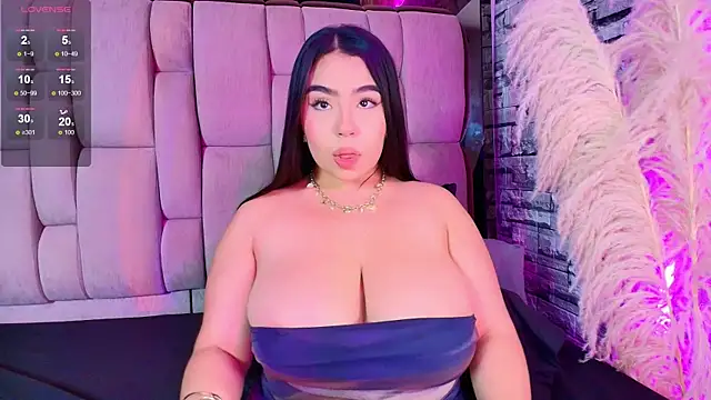 Snapshot of Samy_Grey01 chatting on April 24, 2:14 am Samy Grey01 online show from April 24, 2:14 am