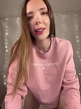 Snapshot of LINA_ALL_EYES_ON_YOU chatting on April 22, 6:31 pm LINA ALL EYES ON YOU online show from April 22, 6:31 pm