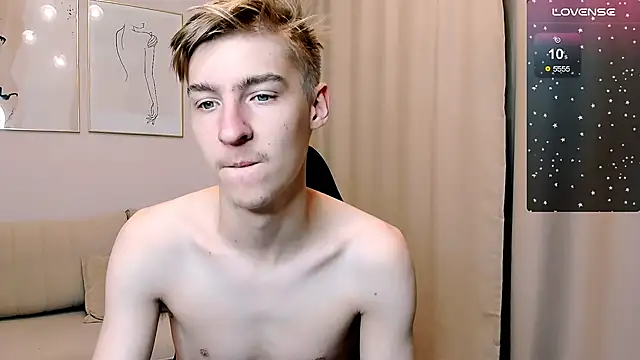 Snapshot of MrSexyCum4U chatting on November 3, 9:54 am MrSexyCum4U online show from November 3, 9:54 am