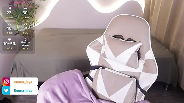 Emma and Issac online show from November 21, 4:55 am