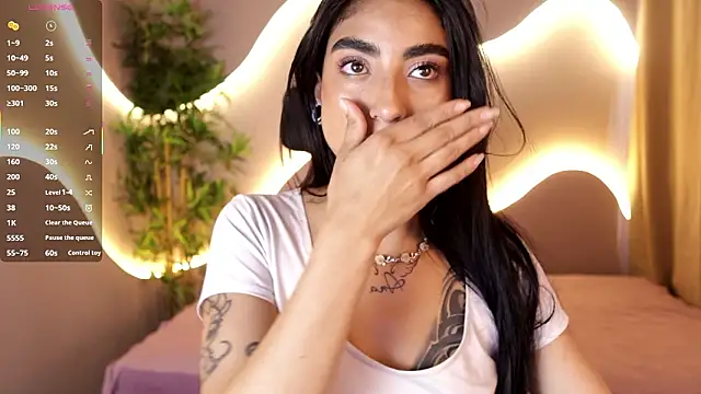 Emma and Issac online show from March 21, 9:07 pm