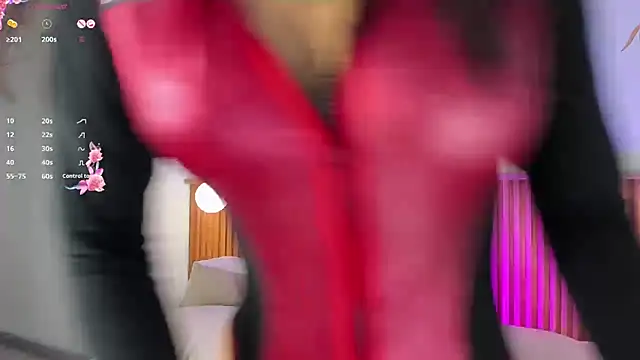 Valleriie  online show from November 29, 3:15 pm