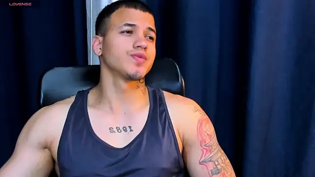 Snapshot of rocoo_santos chatting on October 21, 1:17 am rocoo santos online show from October 21, 1:17 am
