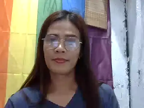 juicycum069 online show from April 5, 10:56 am