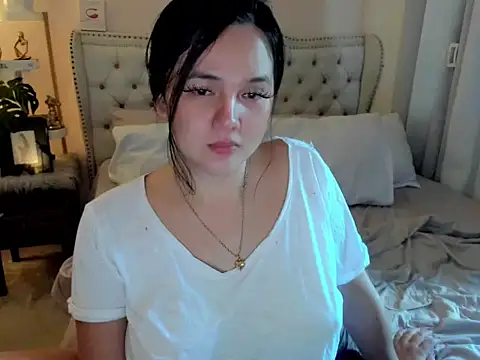 SweetHoney369 online show from June 17, 1:30 am