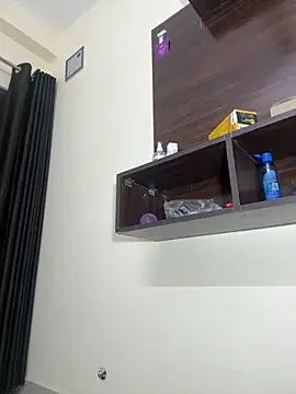 modelnishu online show from February 11, 1:21 am