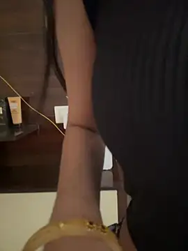 Snapshot of modelnishu chatting on April 22, 3:20 am modelnishu online show from April 22, 3:20 am