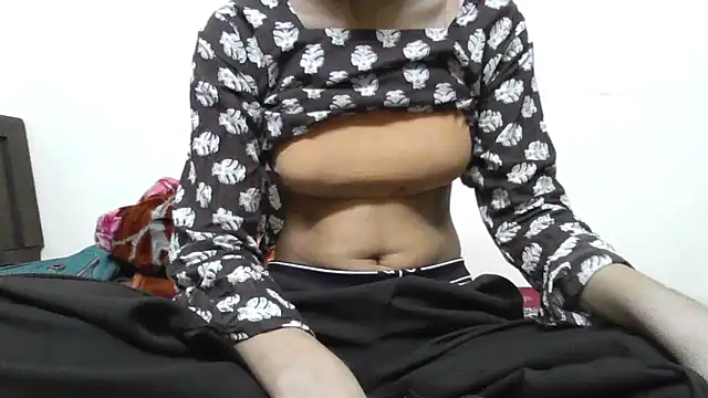 Snapshot of modelnishu chatting on April 24, 2:41 pm modelnishu online show from April 24, 2:41 pm