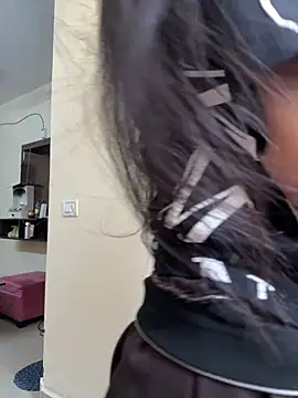 Snapshot of modelnishu chatting on April 30, 5:47 am modelnishu online show from April 30, 5:47 am