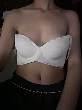 Snapshot of modelnishu chatting on May 2, 3:06 pm modelnishu online show from May 2, 3:06 pm
