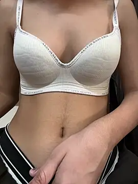 Snapshot of modelnishu chatting on May 3, 3:12 am modelnishu online show from May 3, 3:12 am