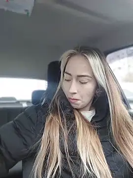 Reina Cummings online show from March 27, 5:57 am