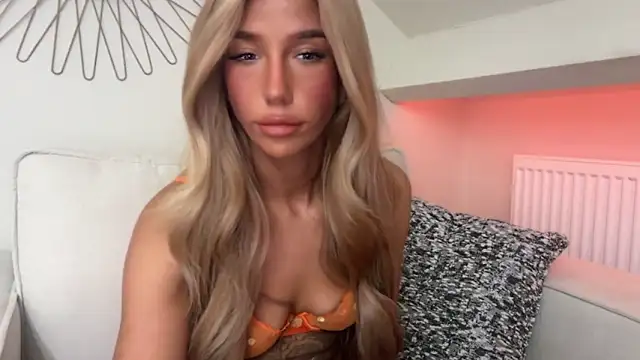 KENNIEXROSE online show from February 19, 10:39 pm