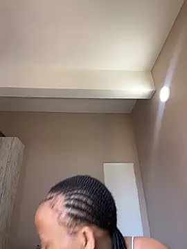 Snapshot of Yellowriider chatting on February 6, 7:12 am Yellowriider online show from February 6, 7:12 am