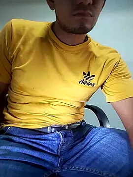 Snapshot of Bosssweet22cm chatting on November 13, 1:10 pm Bosssweet22cm online show from November 13, 1:10 pm