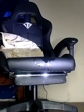 Snapshot of Bosssweet22cm chatting on November 28, 4:42 pm Bosssweet22cm online show from November 28, 4:42 pm