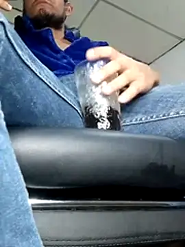 Snapshot of Bosssweet22cm chatting on December 15, 4:00 pm Bosssweet22cm online show from December 15, 4:00 pm