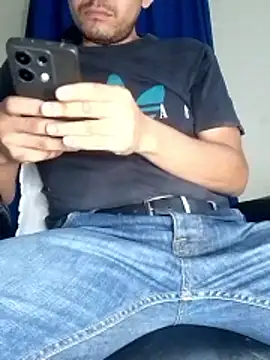 Snapshot of Bosssweet22cm chatting on January 14, 11:16 am Bosssweet22cm online show from January 14, 11:16 am