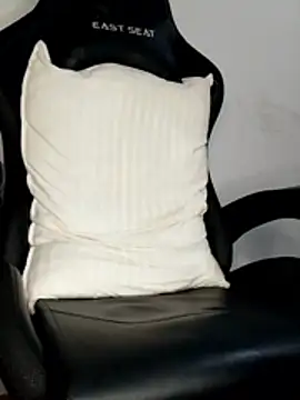 Snapshot of Bosssweet22cm chatting on February 5, 4:50 am Bosssweet22cm online show from February 5, 4:50 am