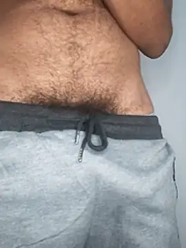 Snapshot of Bosssweet22cm chatting on February 22, 8:40 pm Bosssweet22cm online show from February 22, 8:40 pm