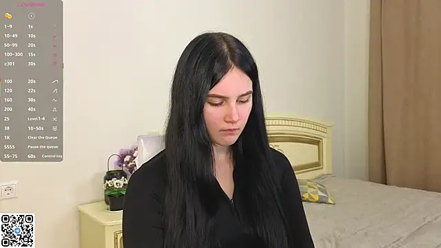 EnricaElis online show from December 5, 8:05 pm