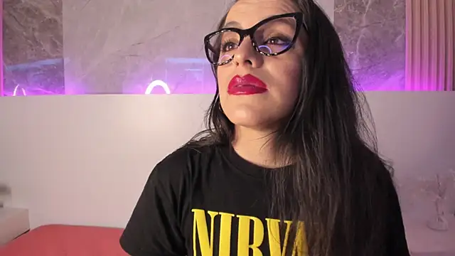 IsisNoir online show from September 10, 7:25 pm