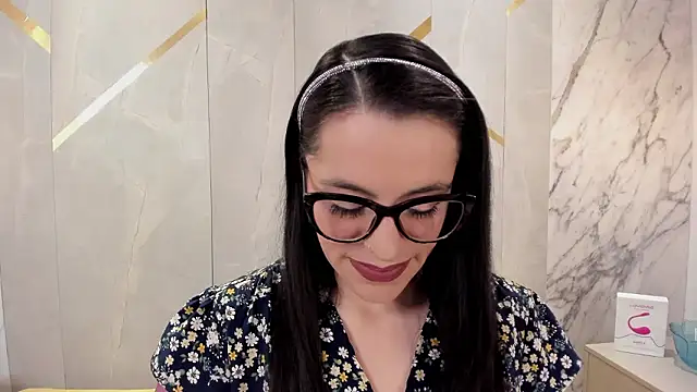 IsisNoir online show from March 27, 1:00 pm