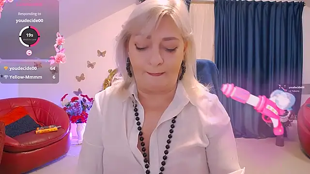 HypnotikCate online show from February 23, 5:10 pm