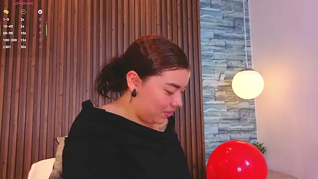 Snapshot of leilapons chatting on February 15, 7:54 pm leilapons online show from February 15, 7:54 pm