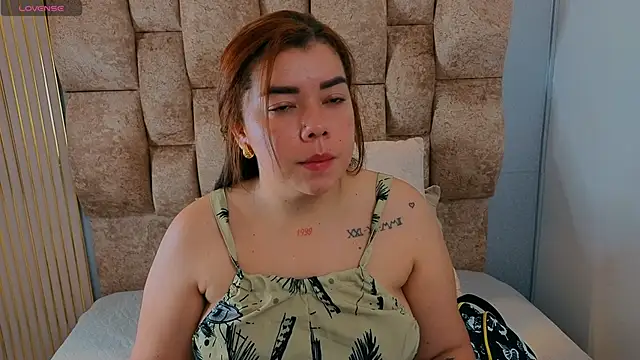 Snapshot of leilapons chatting on February 19, 3:52 pm leilapons online show from February 19, 3:52 pm