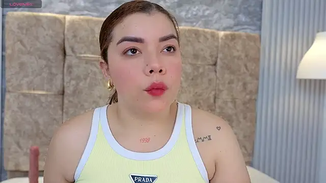 Snapshot of leilapons chatting on February 21, 4:41 pm leilapons online show from February 21, 4:41 pm