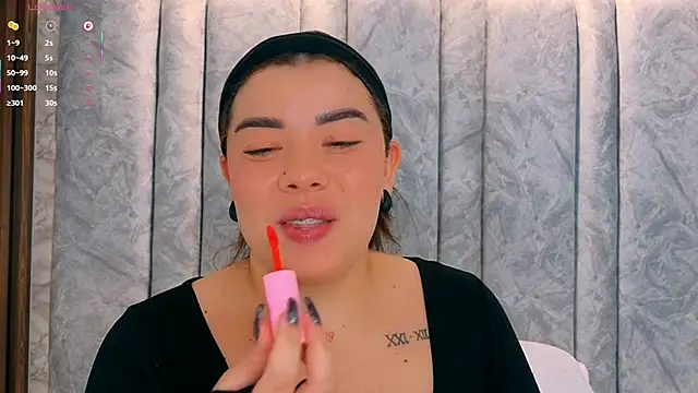 Snapshot of leilapons chatting on February 23, 6:05 pm leilapons online show from February 23, 6:05 pm