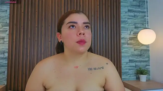 Snapshot of leilapons chatting on February 25, 5:55 pm leilapons online show from February 25, 5:55 pm